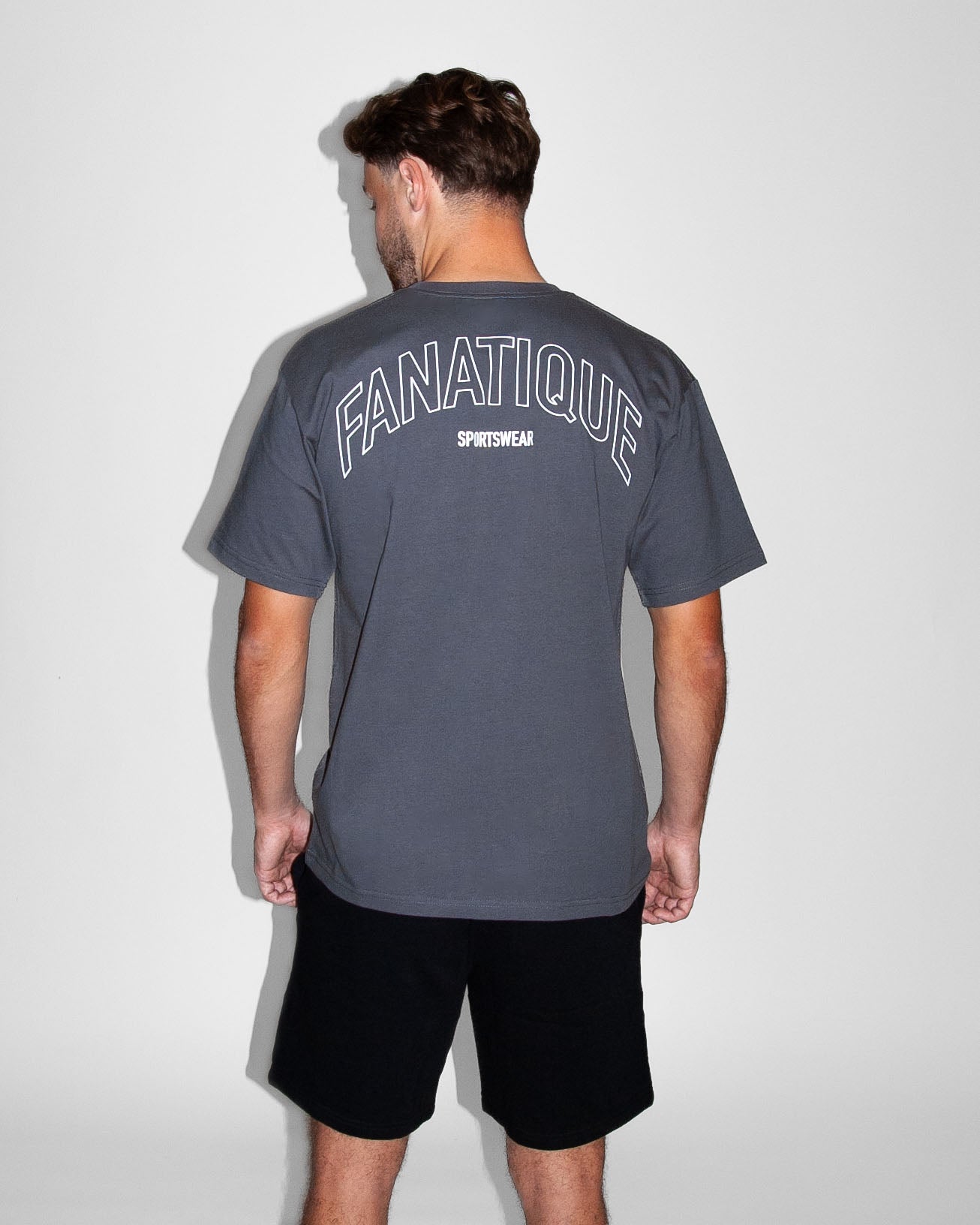oversized unisex shirt dames en heren donkergrijs Fanatique Sportswear achterkant man